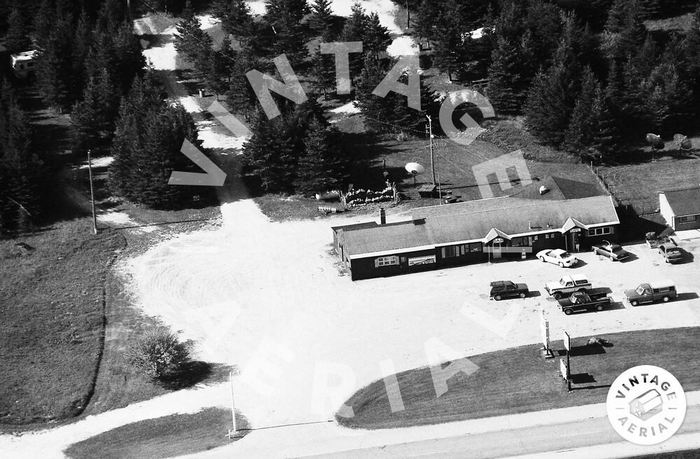 Bates Motel (Phils Bar Motel Cafe - Standard Super Service, Lone Wolf Saloon and Motel) - 1993 Photo Lone Wolf Bar And Motel